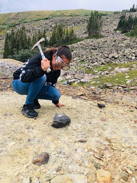 KScienceSchool's tweet image. We had an "Earth-shattering" time with William Smith High School! The incoming 9th graders bonded as a class while learning about the Geologic history of the Rockies, Plate Tectonics, and Rocks and Minerals.