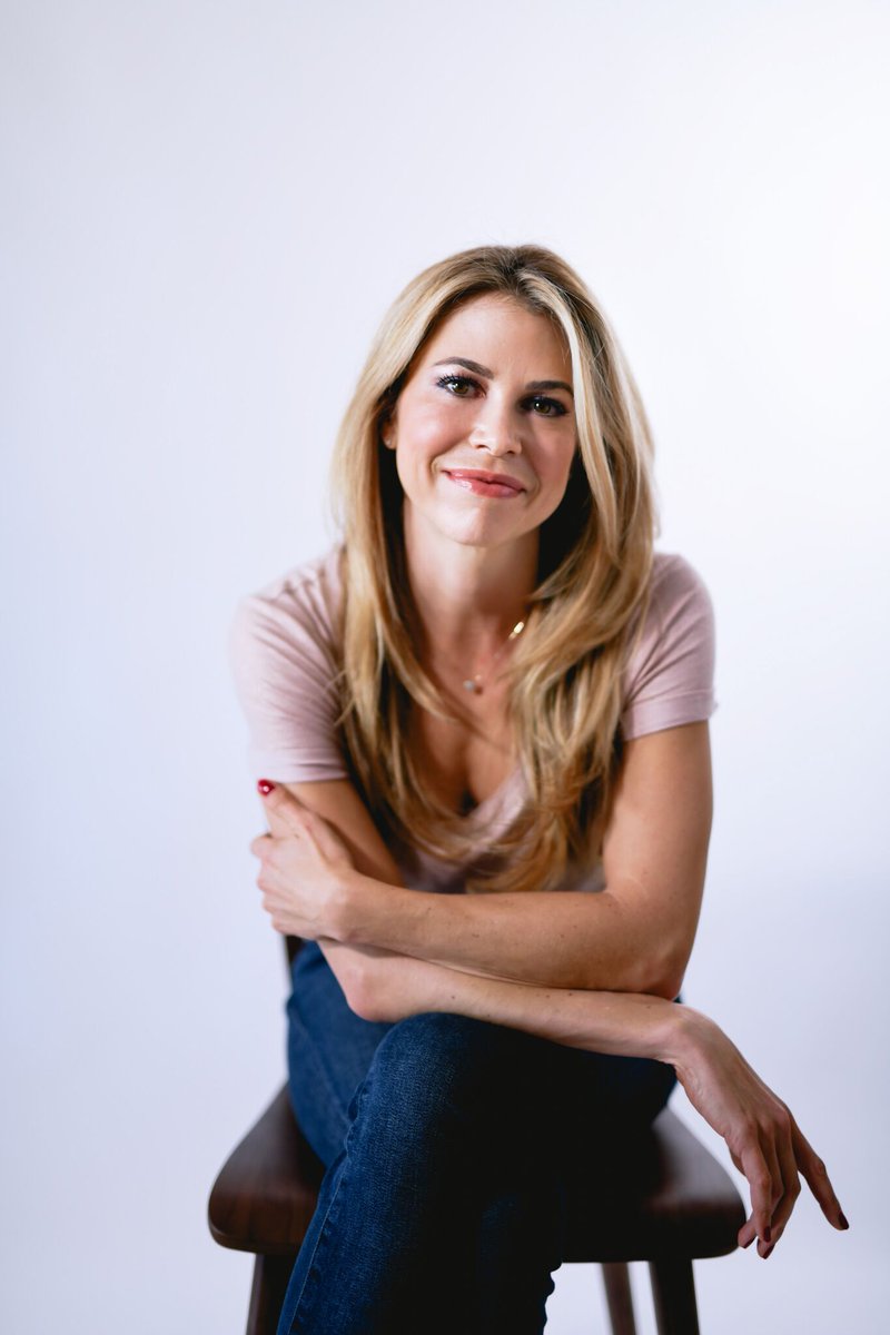 I see you. I see all your brilliance &amp; worth. I see how your pain has shaped you but not defined you. I see your strength. I see an incredible future &amp; your most aligned dreams coming true. If you don’t see what I see...then borrow my belief until yours gets stronger. 😍😍😍