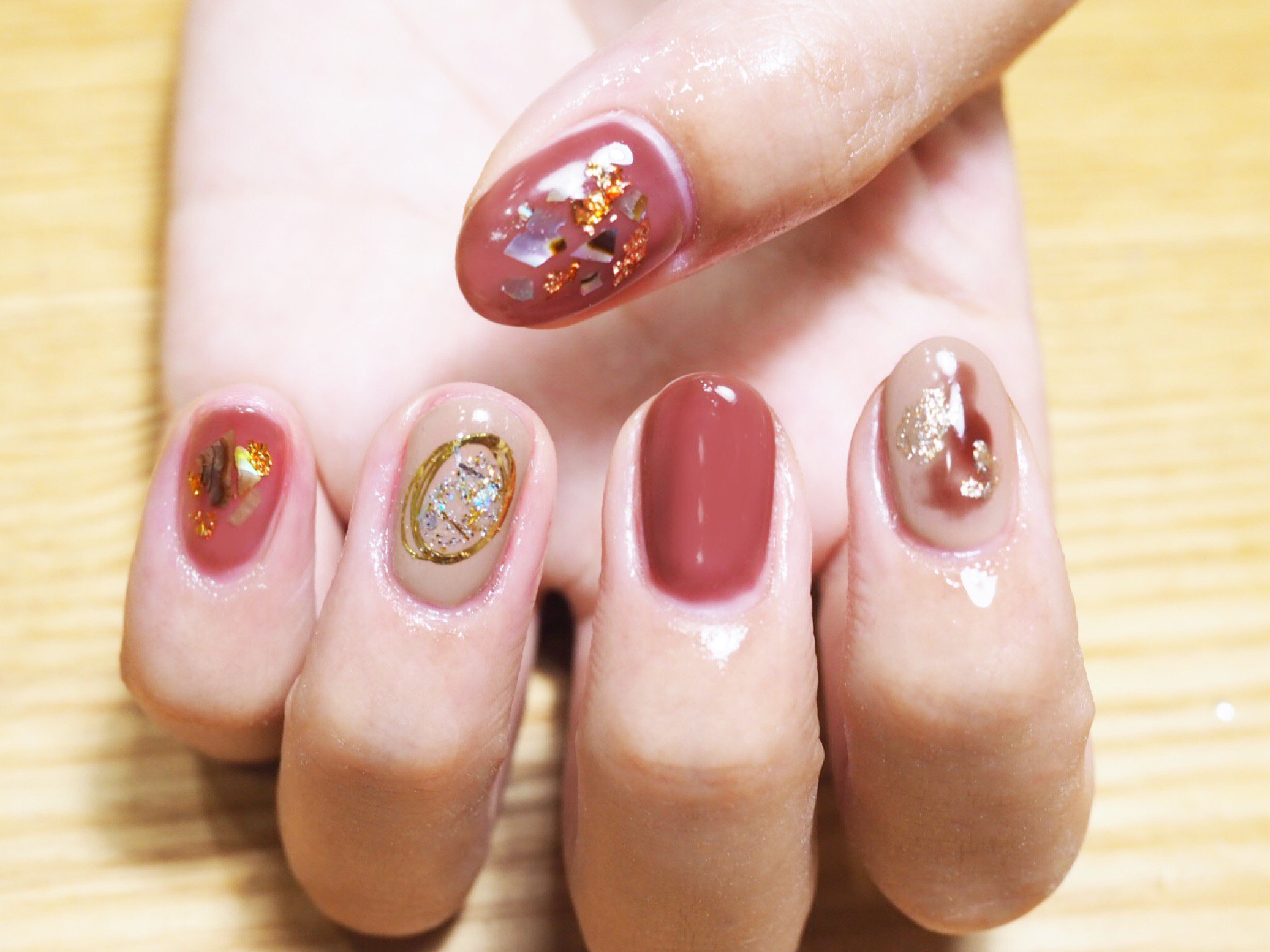 Nail Yumihari クリアな秋とキラッとネイル 透ける茶色とモカカラーにきゅん 6800 ネイル ネイルデザイン ショートネイル ニュアンスネイル クリアネイル シンプルネイル 秋ネイル 札幌ネイル 自爪ネイル 個性派ネイル 札幌ネイルサロン