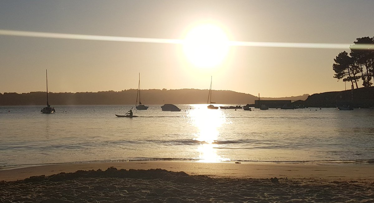 Vilavaite's tweet photo. #TodaysSunset #Sunset #solpor #atardecer #SunsetMania
#Galicia #September https://t.co/YIEpNNHKUM