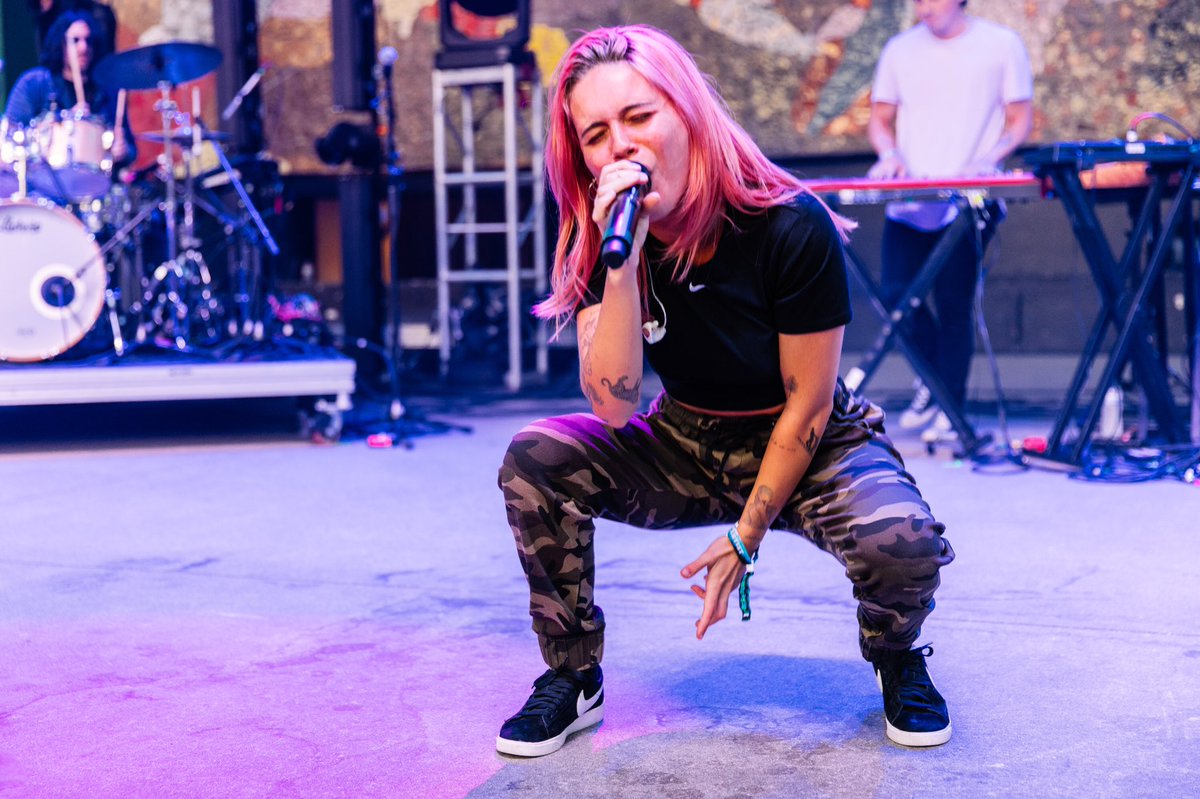realjoshlewis's tweet photo. .@beamiller was def a highlight of day 3 at @Bumbershoot ✨⚡️ https://t.co/oQRqvbiOiG