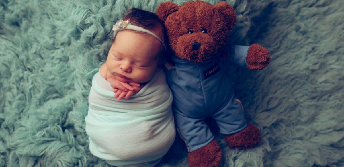 NSzakaly's tweet image. After giving birth to Kinzey, I had a @STARSambulance flight to Calgary. Scariest moments of my life but then moments like these remind us to be thankful. #donate #StarsVIP #myluckyday