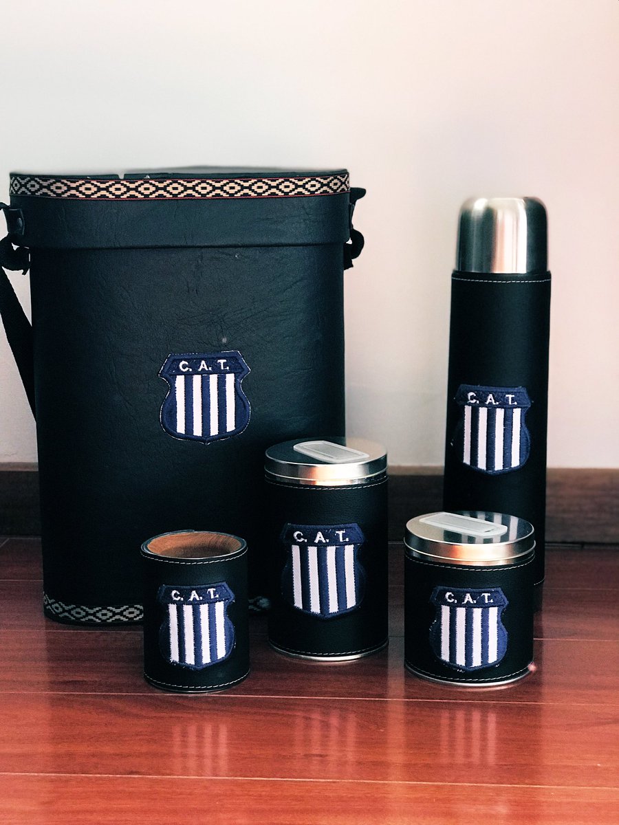 ¡Imperdible sorteo para los hinchas de #Talleres! 🍀😱🔵⚪️🔵
¡Ganate este kit de mate de la “T” de los amigos de #BienDeAcá! 
👉🏻 Condiciones:
• Seguí nuestra cuenta
• Dale RT a este tweet
• Menciona a una persona
• Deja tus últimos tres nros del DNI