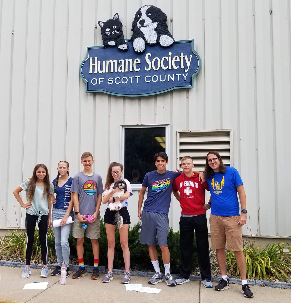 DavNorthXC's tweet photo. We had our first team training with @SC_Humane! Soon we will be able to run with some pups and help them get some needed outdoor play time! Go Wildcats! @DavenportNorthH @NorthBoysXC https://t.co/b00WQ0VtXq