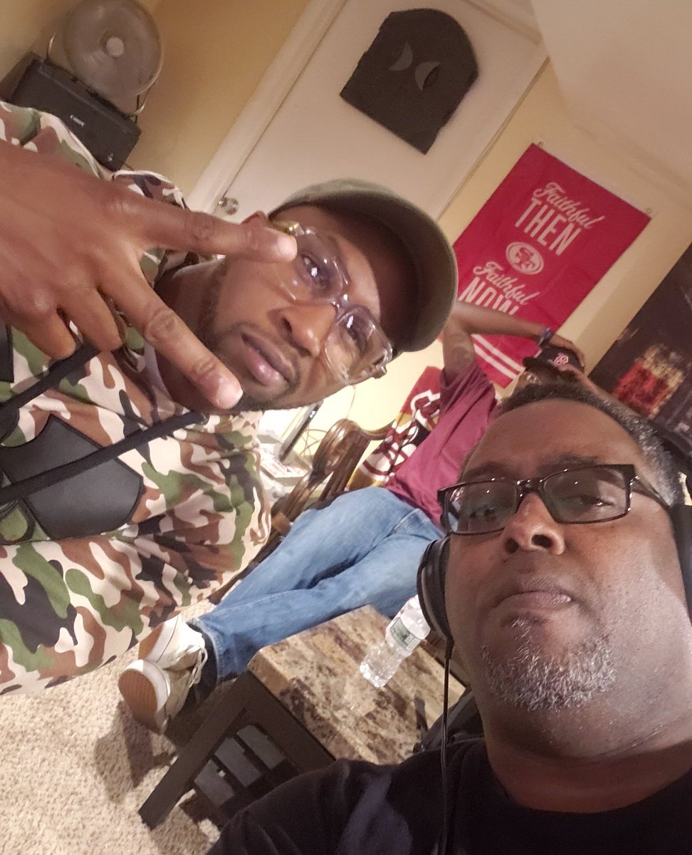 BlackoutEast's tweet image. Chillin with 9th Prince of Killarmy ...@ Rebel Radio 716 #9thprince #killarmy #bigeastblackout #rebelradio716