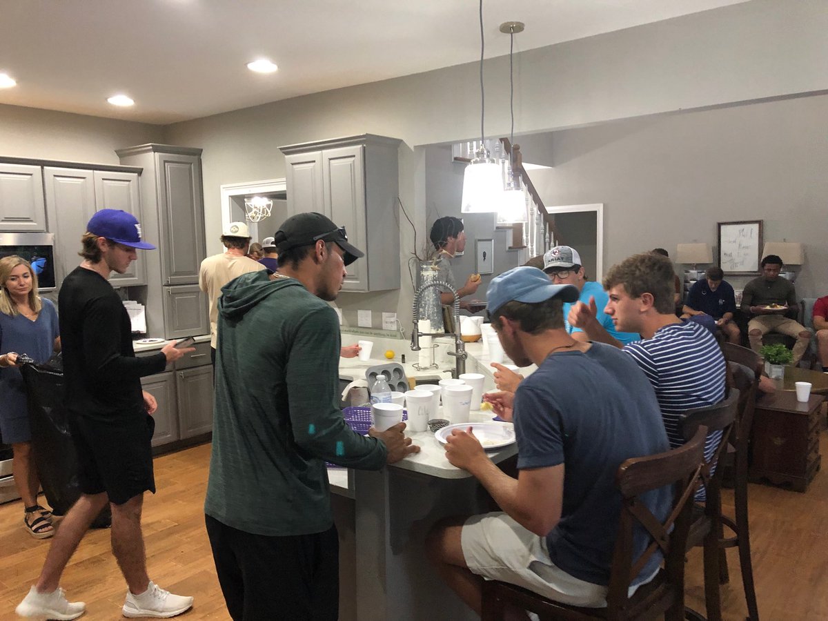 YHCBaseball's tweet photo. 1st annual ⁦@YHCBaseball⁩ Labor Day Corn Hole tournament ⁦@CoachWaggs⁩ house https://t.co/LwJF9wIOc8