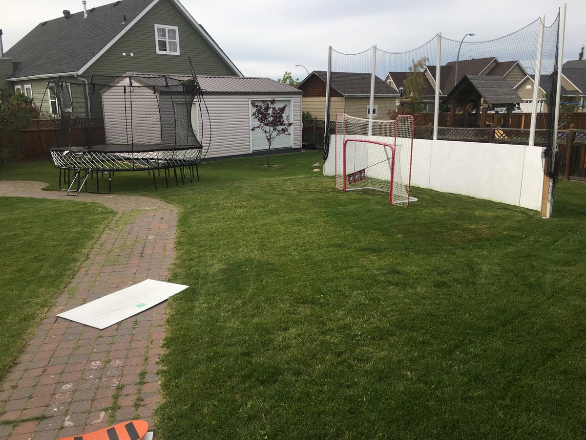 SeriousSurveyor's tweet photo. Lawn cut extra short for anticipation of #backyardRink v6.0. #winterYet #BuhByeSummer was a nice day. https://t.co/6Yz2MinEGo