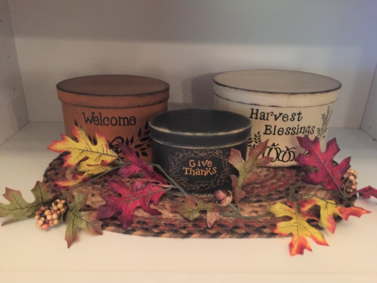 denise_farnsw's tweet photo. #Decorating Your Home for #Fall - #DeniseWeimer #FallFlip https://t.co/Kg3iJ6el5H via @LeeannBetts https://t.co/W73Iu7qoss