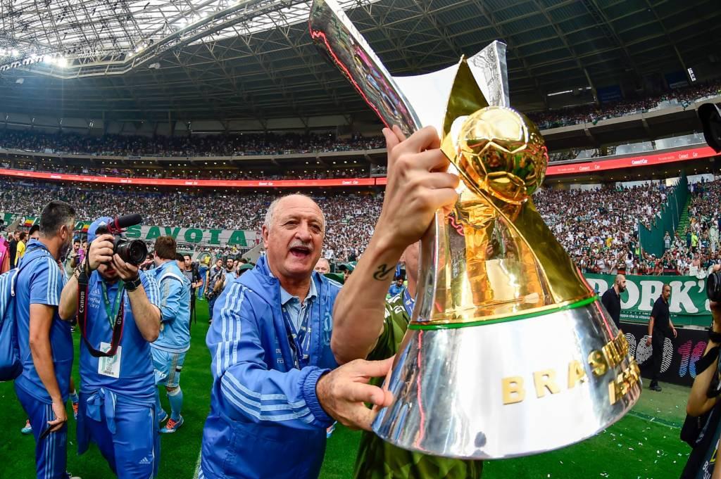 mmurilodias's tweet photo. FELIPÃO: 3ª passagem

🏆 Brasileiro 2018

76 J
46 V
21 E
9 D

NÚMEROS GERAIS 
484 J
238 V
132 E
114 D

Títulos:
🏆 Copa do Brasil (1998)
🏆 Mercossul (1998)
🏆 Libertadores (1999)
🏆 Torneio Rio-SP (2000) 
🏆 Copa do Brasil (2012)
🏆 Brasileiro (2018)

OBRIGADO, FELIPÃO! https://t.co/h4PBTvaHHV