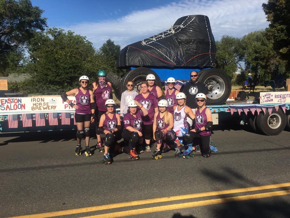 RodeoCityRoller's tweet photo. Ellensburg Parade! https://t.co/M5yLFuk10c
