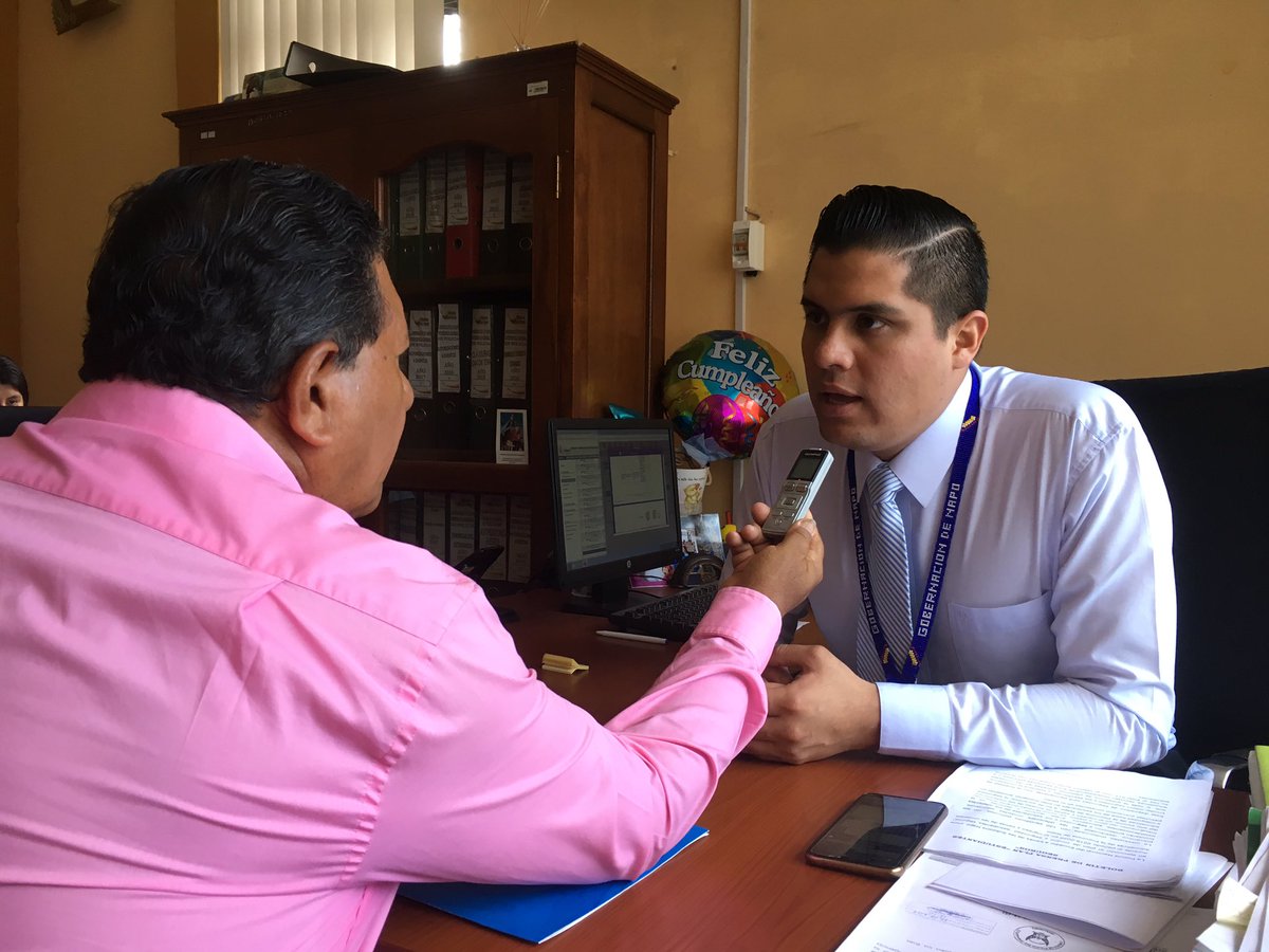 GoberNapo's tweet photo. .@PabloZunigaG, Intendente de Policía de Napo, socializa a través de @radioriental los resultados de los operativos de control realizados a las librerías para evitar la especulación de los precios #ControlÚtilesEscolares #EducaciónJusta https://t.co/MzveXtfFQK