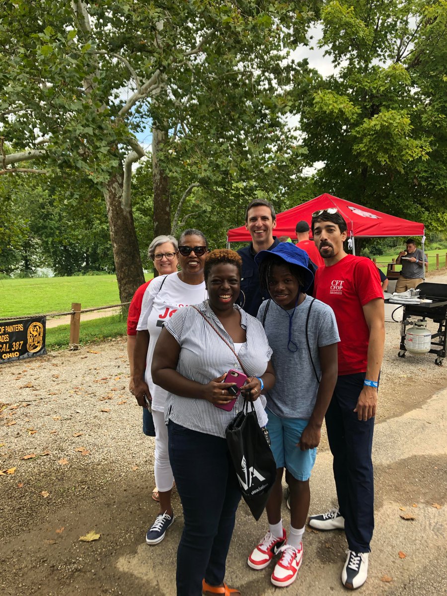 Carolyn Jones tweet media