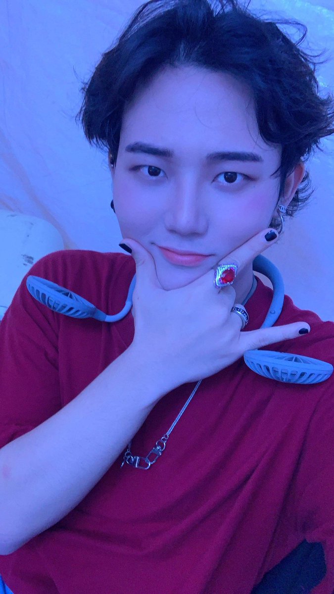 BaeconsOfc's tweet photo. Dahil mahal namin kayo here's a exclusive photo of JinHo Wieeeeee~~ 

@_jinhobae || @itsShowtimeNa
#TuesdayWithJinHoBae
#ShowtimeInstantResbak https://t.co/s4ieM856Fx