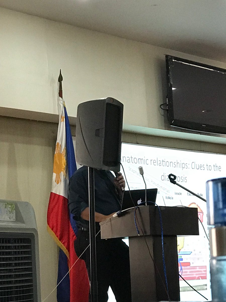 aldousaldehyde's tweet image. LOOK: our lecturer is a man crossbred with a speaker #amazeballs #technologyrules