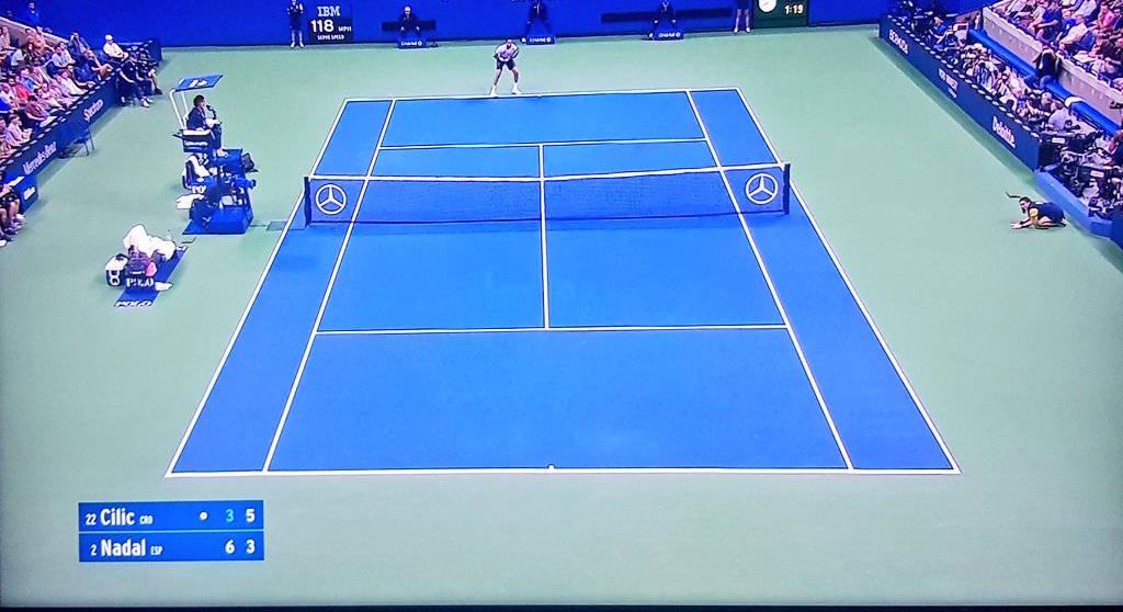 O Cilic está jugando solo o Nadal se ha ido a Washington a restar esa bola 😂😂😂