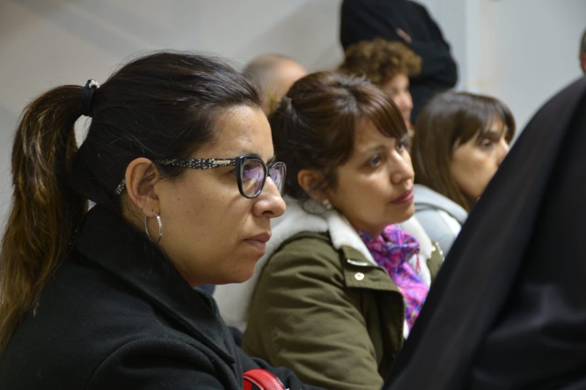 FernandoJLuna's tweet photo. De abajo hacia arriba, así se construye la ciudad sustentable que queremos! Nos juntamos con el Consejo Consultivo, integrado por las instituciones y organizaciones de nuestra comunidad, para analizar y debatir sobre la ordenanza para regular y prohibir las bolsas de plásticos. https://t.co/6U7B5a9Fv0