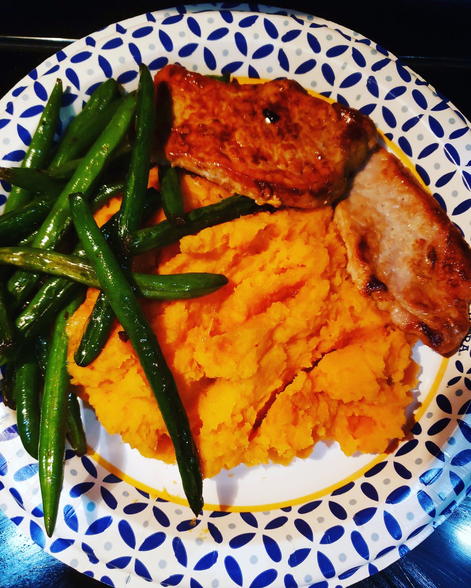 easy_delifood's tweet photo. A easy and delicious dinner!!!!!! Mashed sweet potatoes, pork and green beans 🤤🤤🤤🤤🤤
.
.
.
.
#easymeals #easyrecipes #Homemade #delicious #foodies #pork #quickmealprep https://t.co/qS7WLvUqSx
