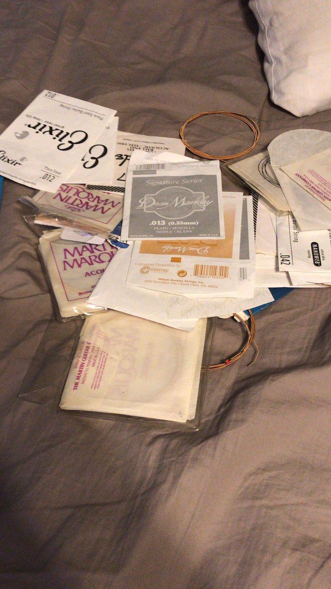 roadtriptvart's tweet image. Hi @fovvs , I have a giant pile of guitar string that I want to do an art project with, any ideas?