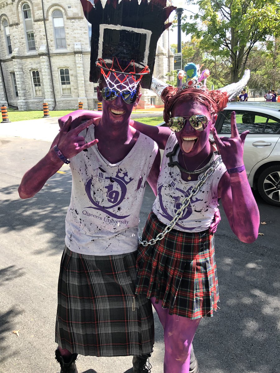 KDeluzio's tweet photo. @QueensEngineer student leaders showing off their creativity! #CuriosityCreates. #WhatWillYouEngineer #queensu2023 #Engineering https://t.co/c1H2MGX0jm