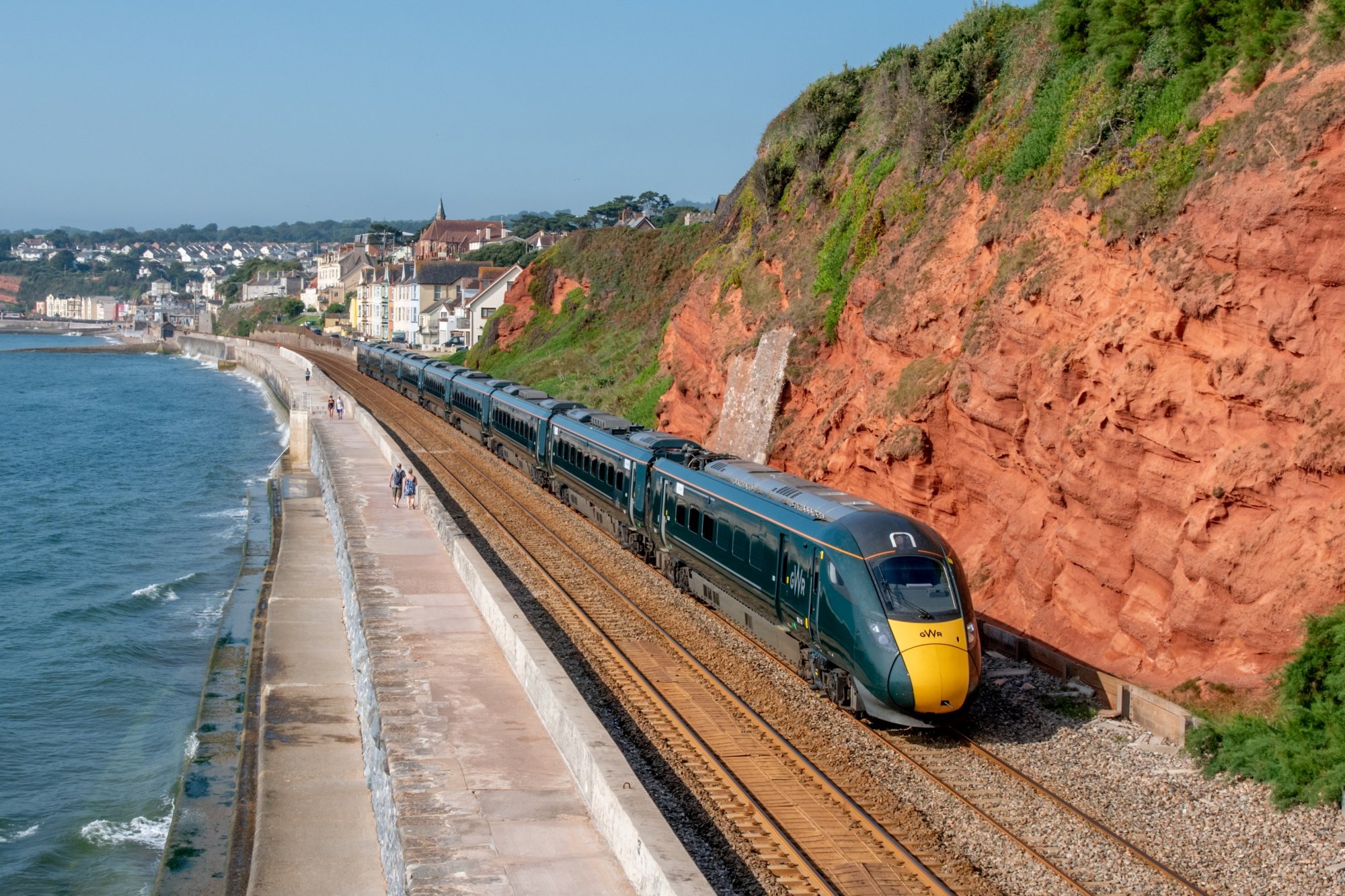 秩父路号 海岸線を行く日立のclass 802 晴れのドーリッシュはやはり格別のロケーション T Co Jhz4u4rkvc Twitter