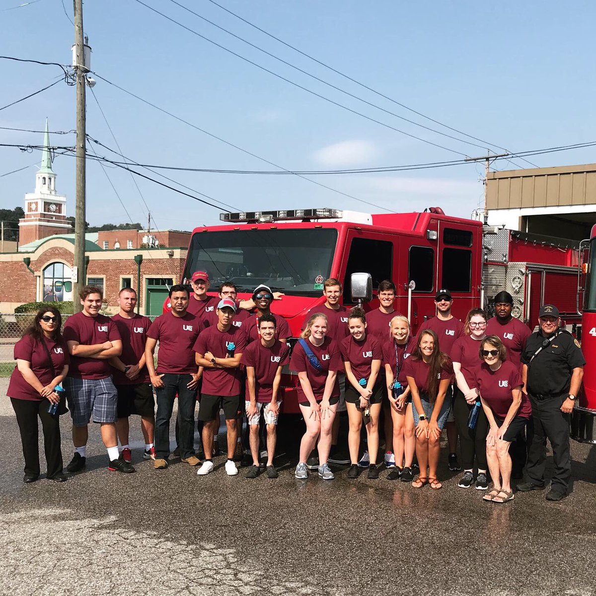 ucwvsbl's tweet photo. The entire UCWV campus lived the community service part of our mission today and showed we are Charleston’s University. Proud of our business students and faculty helping first responders at Fire Station # 1. https://t.co/0iQSoh0cQT