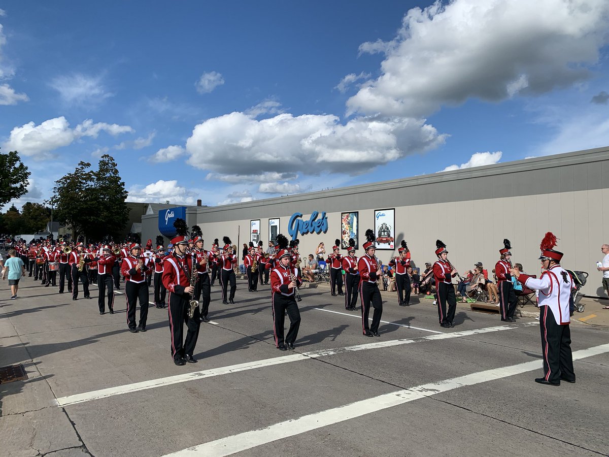 WEBHeadMrP's tweet photo. What a beautiful afternoon for a parade #LaborDay2019 https://t.co/cmcK3ZZ9TJ