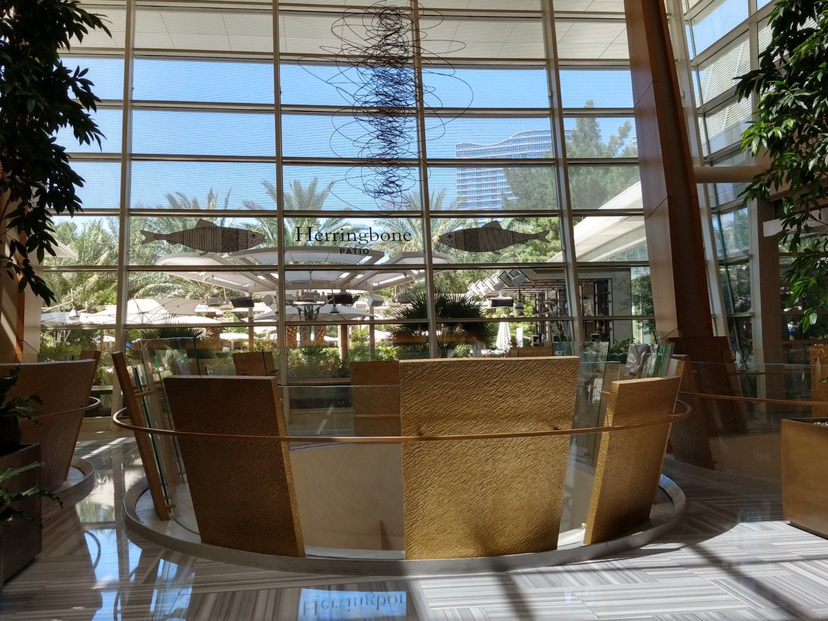 ViveVegas's tweet photo. Galardonado con el premio Five Diamond Resort con casino, 4,004 habitaciones, restaurantes de clase mundial y spa. Un destino internacional de #MGMResorts.
@AriaLV
https://t.co/Zc5HxILipt
#ViveVegas #LasVegas #AriaResort #Burgerlounge #mgmlv #casino #restaurantes #show https://t.co/xrRLxWRgGS
