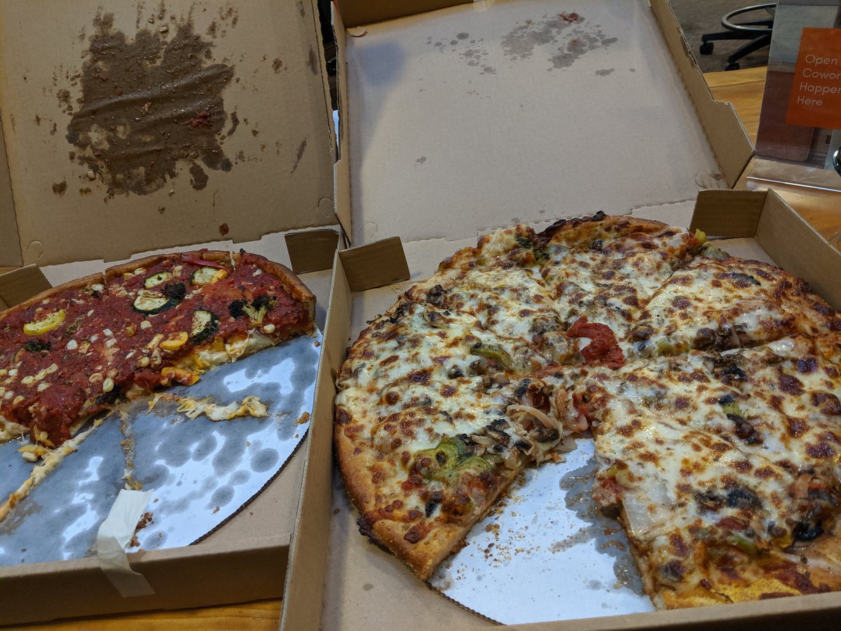 Oak_Pyladies's tweet image. Starting the meetup with 🍕and snacks! If you're in the area, do come by! @pyladies @WomenWhoCode #womeninpython
