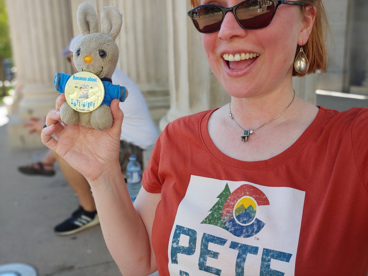 StoryTimewithM1's tweet photo. #TasteofColorado was HOT but a lot of fun!
#redintheface
#icanttakethesun
#SolisaBully
#MileHighCity
#PeteforAmerica
#TeamPete
#PhaseThree
#PeteWave
#Bunnies4Pete
#Colorado4Pete
@Colorado4Pete
@PeteButtigieg https://t.co/HIojJP8rJS