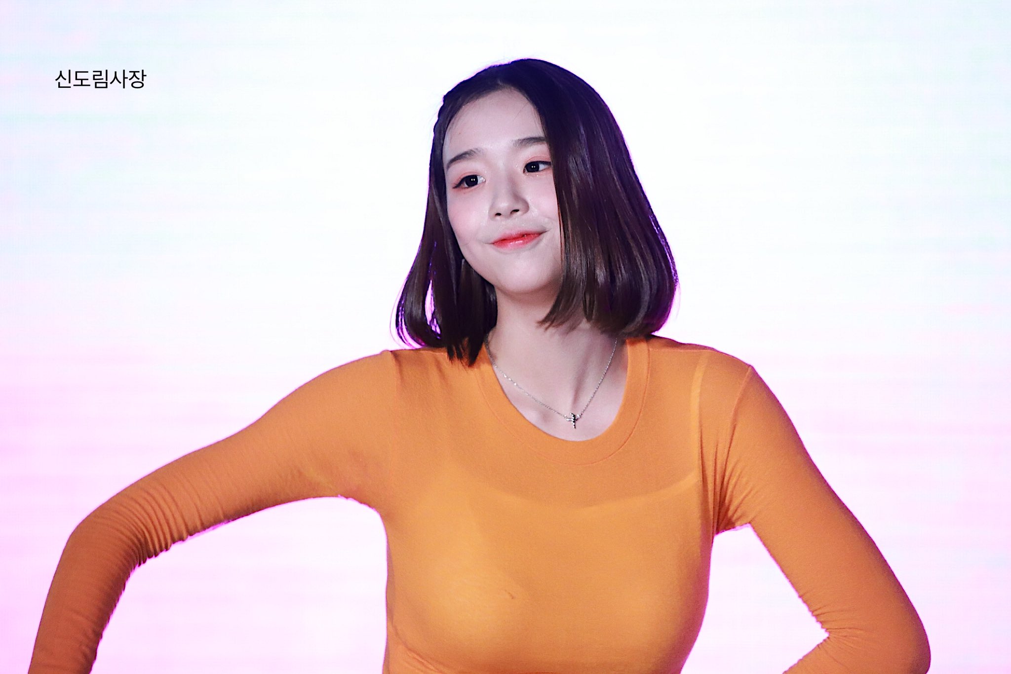 버스터즈 채연  / X