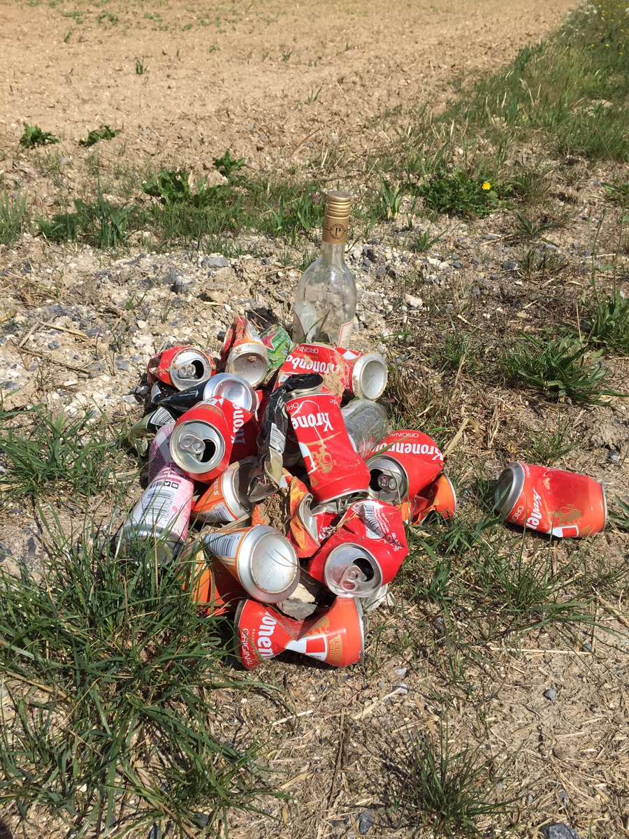 Becret Hugues (@becreth) on Twitter photo Ce matin j’ai fait 150 m dans un champ bord de route sortie du village.contre ça vous faites quoi madame la ministre <a href="/Elisabeth_Borne/">Élisabeth BORNE</a> Ce matin j’ai fait 150 m dans un champ bord de route sortie du village.contre ça vous faites quoi madame la ministre <a href="/Elisabeth_Borne/">Élisabeth BORNE</a>