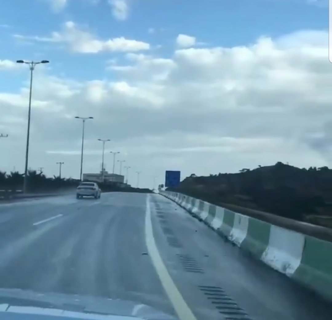 صباح آخر لم يتغير شئ من مشاعر أحدنا
 أتجاه الآخر ..
 أنت نفس القسوة.. 
وأنا نفس الحنين..