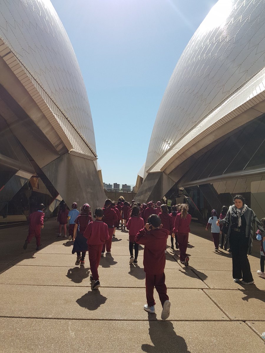 AWPS2A's tweet image. Year 2 has been so lucky to attend a guided tour at the Sydney Opera House. We have learned about the Aboriginal significance, history and other important facts about the SOH. @AuburnWestPS @Serabilgic @grace_yi1 @KathyKartambis1