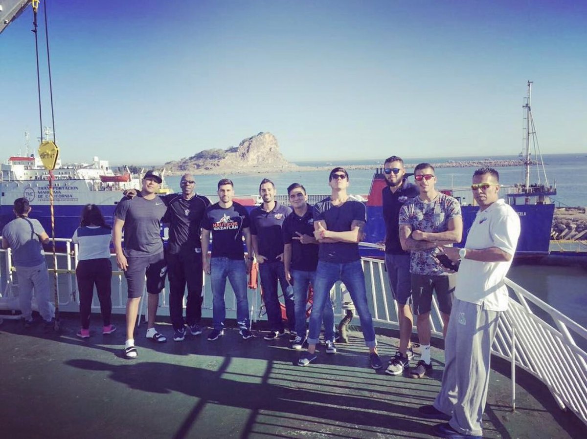 CoachOlano's tweet image. 🔙 hace unos años Gira por Cabos San Lucas Nauticos de Mazatlán . #basketball #AlwaysPush #CoachIO
