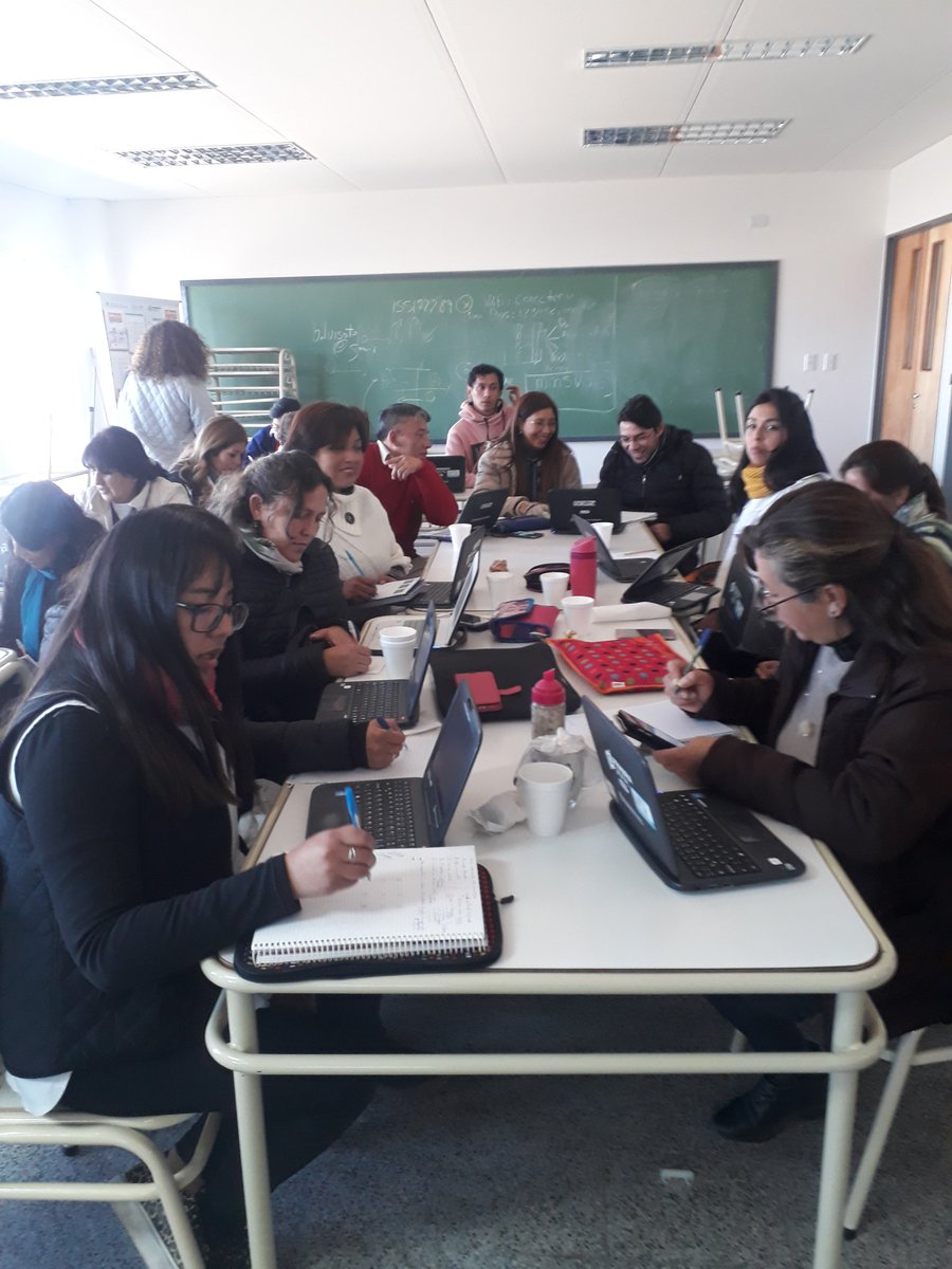 zlameloide's tweet photo. Talleres de Educación Digital y Programación

Participaron de la jornada alrededor de 40 docentes de la escuela N° 4043 “Monseñor Carlos Mariano Peréz”.

#AprenderConectados
#SaltaTransformaEscuelas
@sarcienaga @cristian_ortin @s_sciesalta @MEducacionSalta https://t.co/q4svK1dgfD