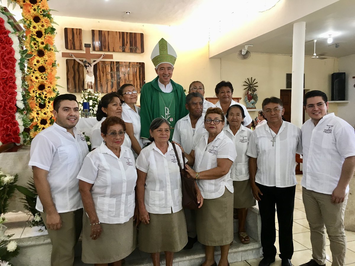 arzobispojorge's tweet photo. Gracias a la comunidad de Chicxulub Puerto por la alegría de su Fe y Amistad con Jesucristo. https://t.co/fBATJ9Q2uh