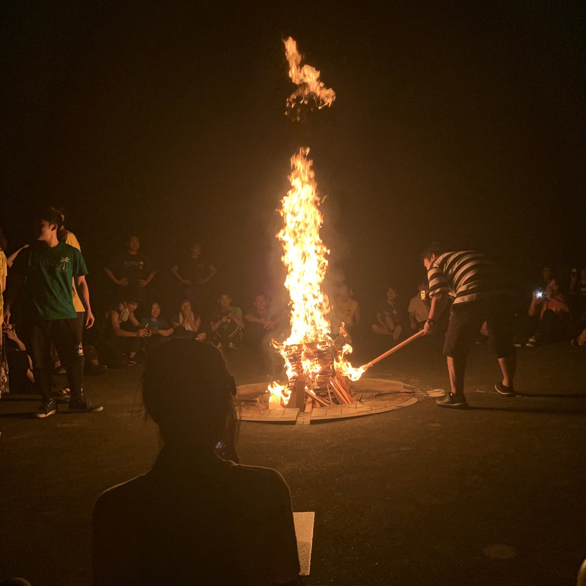 ししぃ 心躍る日々を この前の合宿で何年かぶりにキャンプファイヤーしたー チンキーの希望のマイムマイムもやったよ ただしみんなやり方を忘れていてぐだったというwww 本番までもうまもなく 最高に華やかな舞台にしたい