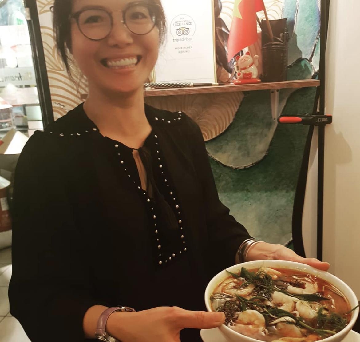 Moc_Kitchen's tweet photo. Weather's getting a bit nippy now. So long summer. Hello big warming bowls of spicy king prawns with nutrient- dense dill and fragrant spring onions. Yum. 😋🥣 #vietnamesefood #GirlBoss #charingcrossroad #charingcrossstation #embankment #tuesdaymorning #weekdaylunch https://t.co/HDf6qecjjE