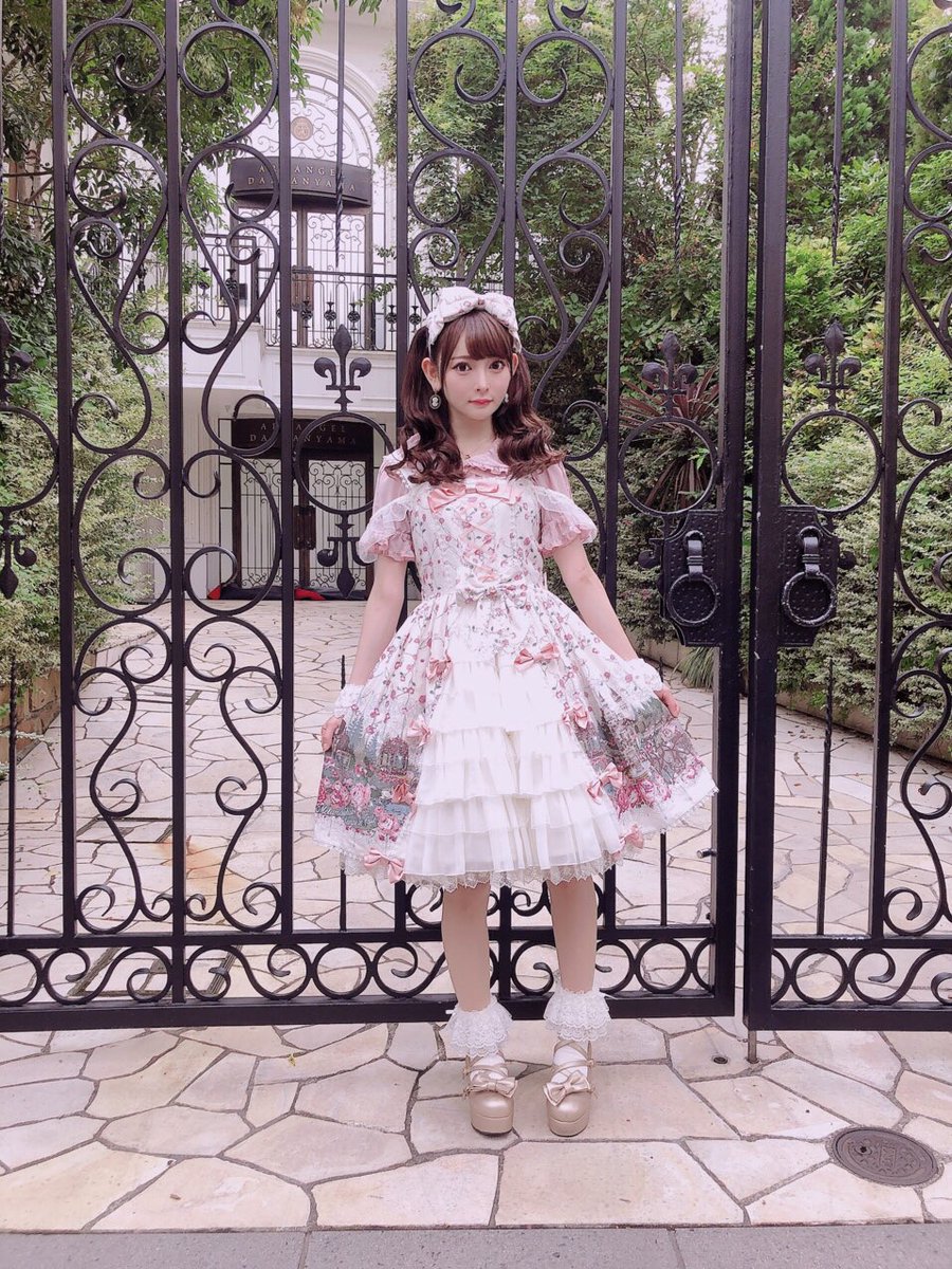 黒崎みさ Ar Twitter 9月の待ち受けと韓国アイドル的巻き髪を動画で紹介してるよぉ 待ち受けは念願のロリータ 今回すっごくお気に入り 久しぶりに勇気出して着て良かった 以前に動画で着ていたお気に入りのトップスが今回のプレゼントだよ 応募してね