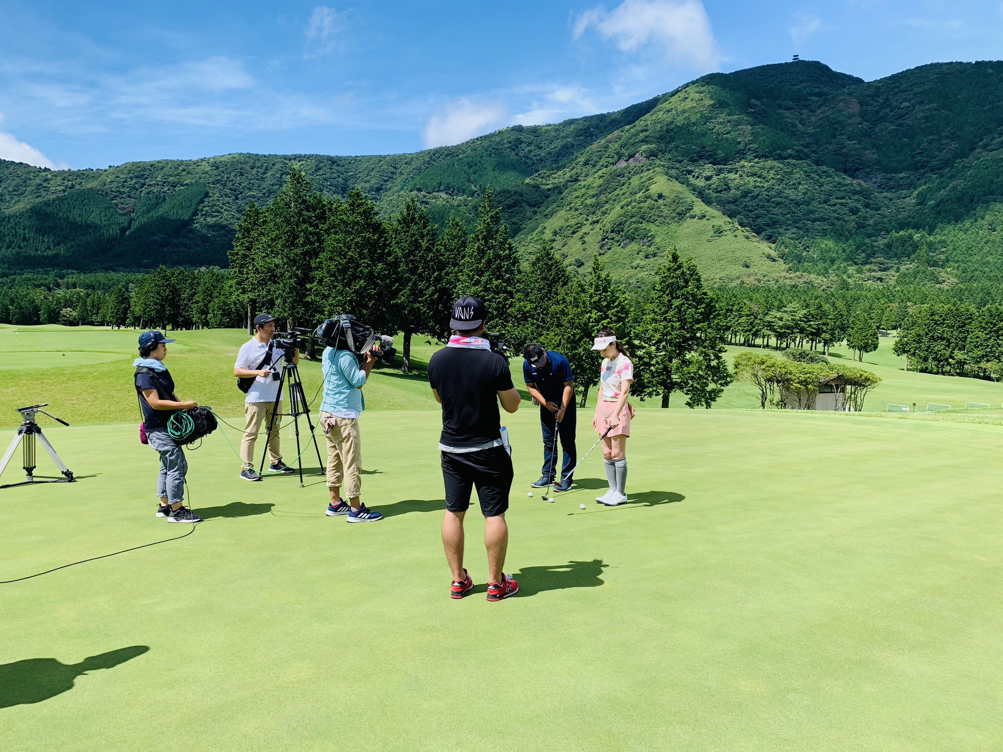 The Golf ザ ゴルフ プラス Tvk A Twitter 本日の The Golf のロケはバンカーとパターを細かく詳しく 放送は バンカー 10 27 11 3 パター 11 10 11 17です お楽しみに ゴルフ バンカー パター 三觜喜一 竹内渉 Tvk The Golf ザ ゴルフ プラス Tvk A Twitter 本日の The Golf のロケはバンカーとパターを細かく詳しく 放送は バンカー 10 27 11 3 パター 11 10 11 17です お楽しみに ゴルフ バンカー パター 三觜喜一 竹内渉 Tvk