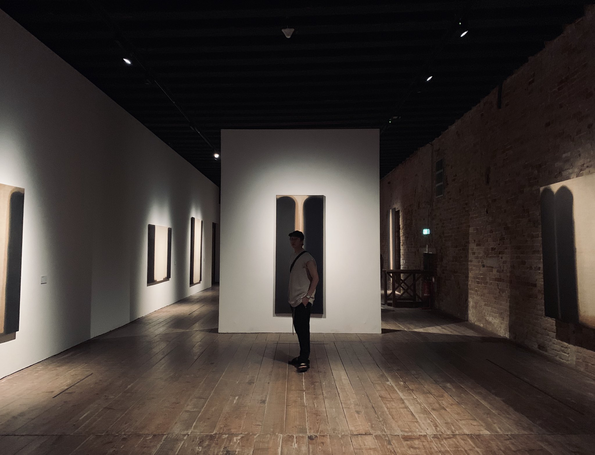 Mengunjungi Galeri di Venezia