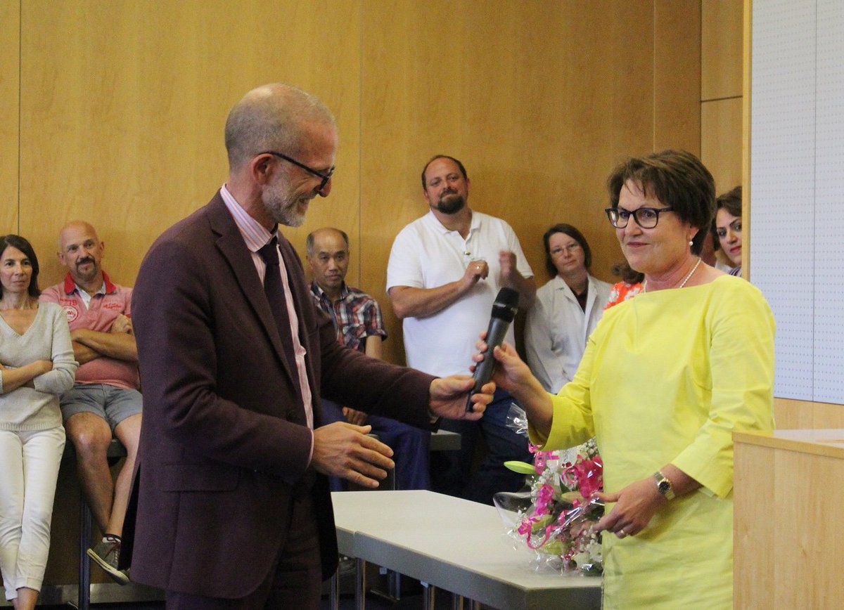 Herzlich willkommen, liebe Frau Dr. Korte!
Das Krankenhaus Nordwest hat ab sofort eine neue Chefin: Dr. Rafaela Korte stellte sich gestern gemeinsam mit Stefan Majer, dem Senior des Pflegamtes, den Mitarbeiterinnen und Mitarbeitern vor.