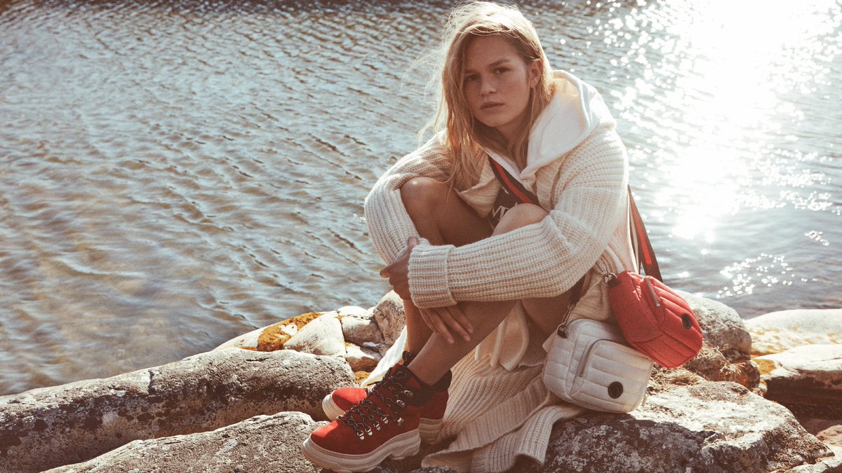 marcopolo's tweet photo. The best companions: chunky hiking boots &amp; puffy nylon bags. 
https://t.co/7RWZncCuo0 #marcopolo #followyournature #Campaign https://t.co/kBLpuIUQ22