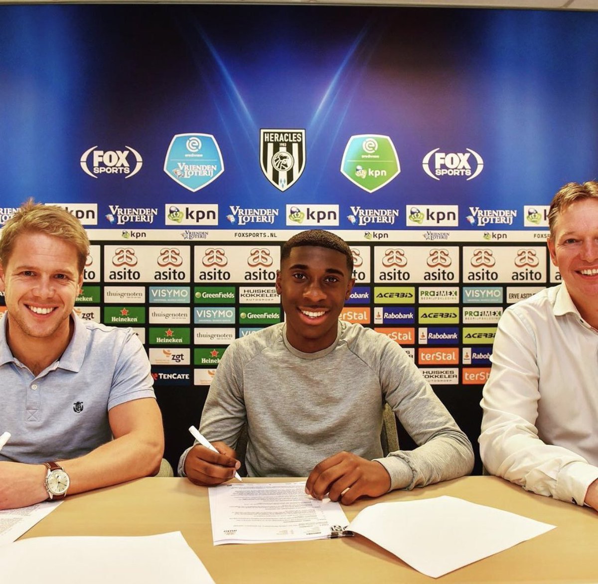 Boost_Eleven's tweet photo. 🇳🇱| Ook Mo #Amissi bleef in Nederland. De 19-jarige vleugelflitser, en tevens international van Burundi, ruilde @NACnl in voor een nieuw avontuur bij Eredivisionist @HeraclesAlmelo, waar hij te maken kreeg met Frank #Wormuth. Een mooie stap in de ontwikkeling van Amissi. https://t.co/VWEnipsFKF