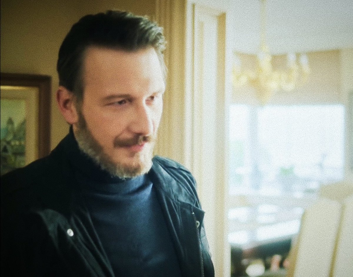 MerkerFandom's tweet photo. "Selam bebek, bu bende kalmış."
#MerKer #OsmanSonant #AslıhanGürbüz https://t.co/MFSSgLc54w