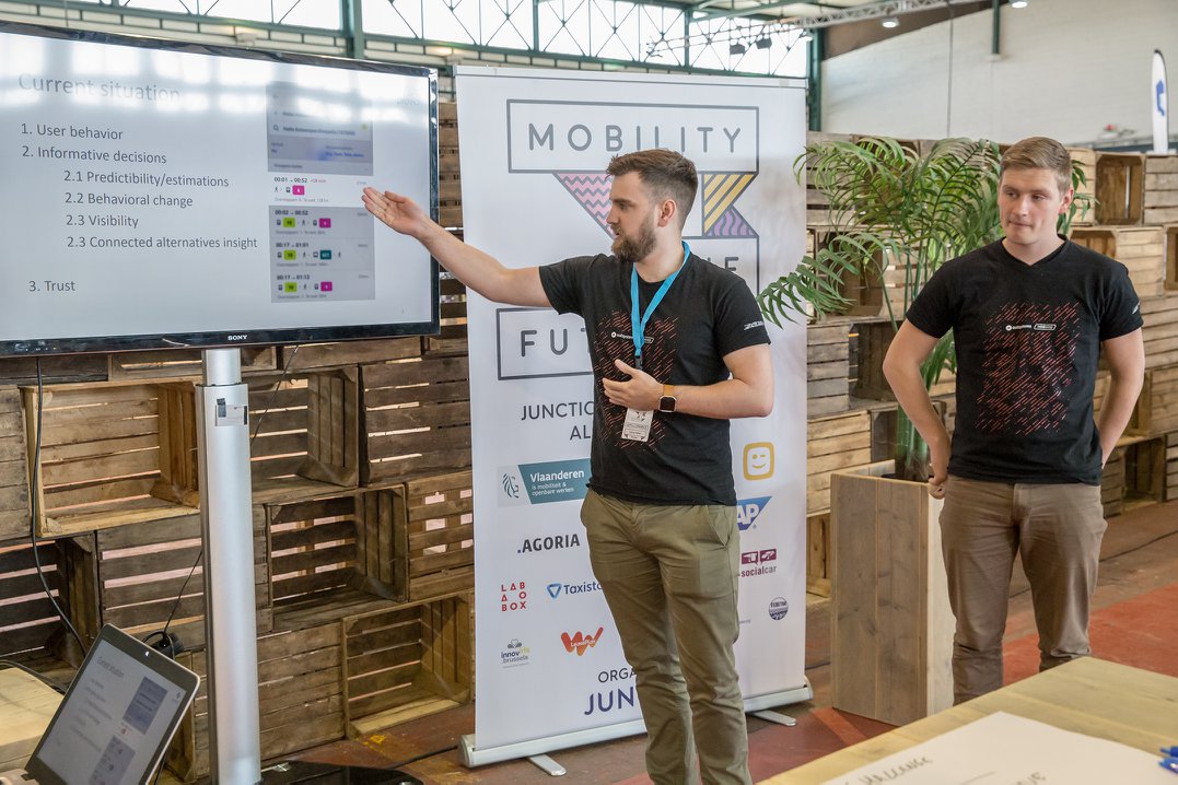 MOTF2019's tweet photo. Pitch time! Last year, 26 teams competed for the first prize. this year, we welcome a maximum of 15 teams so claim your seat now at https://t.co/9ZtTfqjF7O! 
#hackathon #mobilityofthefuture #mobility #hackmobility https://t.co/w7JQGmZ5nX