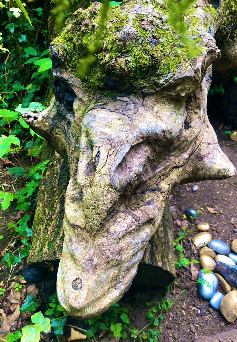 OnCerinAmroth's tweet photo. There was only ever going to be one thing Iโd do when asked if Iโd show my wonderful colleagues from India my home town ๐ ๐ณ ๐งโโ๏ธ #Tolkien #Birmingham #beatswork https://t.co/YOGFAVYiud