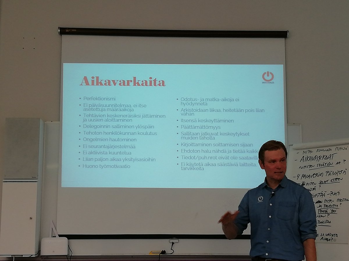 VernaPiirainen's tweet photo. Ajankäytön hallinta digiajassa. Välillä on hyvä pysähtyä miettimään omaa ajankäyttöä ja tunnistaa työn tekemistä häiritsevät aikavarkaat. #digitie #työnmurros https://t.co/VsCD40tfub