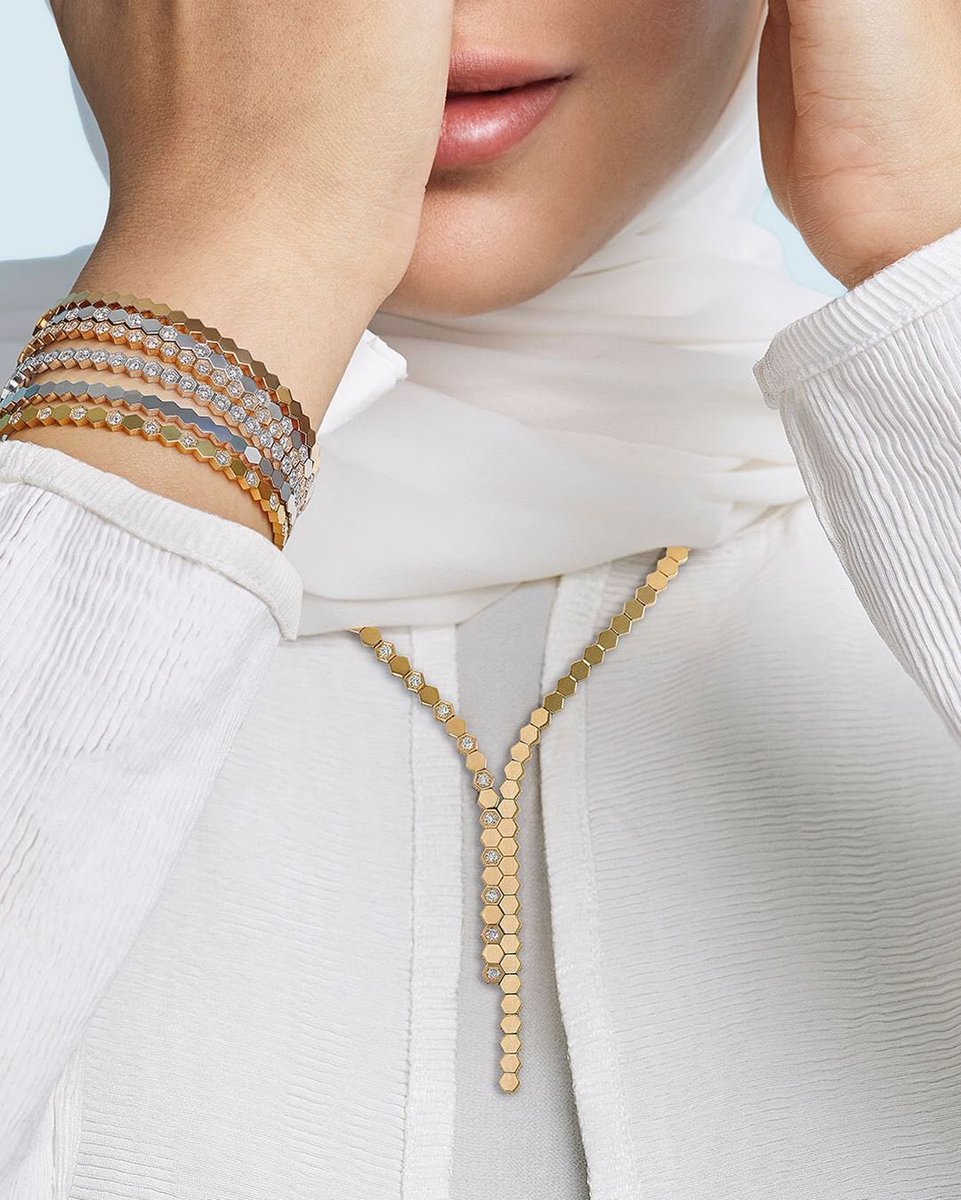 NationTowers's tweet photo. Discover the world of Chaumet at @A1fardan, Nation Towers
—
#Chaumet #GraceandCharacter #StackingChaumet #chaumetlaurier #nationtowers https://t.co/ZYJx8zCP9p