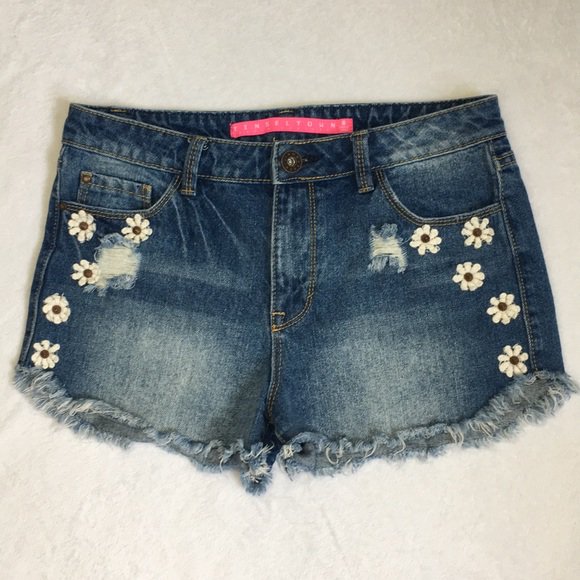 shopoctoberrose's tweet photo. So good I had to share! Check out all the items I'm loving on @Poshmarkapp from @925chick #poshmark #fashion #style #shopmycloset #agadrianogoldschmied #tinseltown #pjla: https://t.co/wYPSTxC7tK https://t.co/aqv97Kjgzu